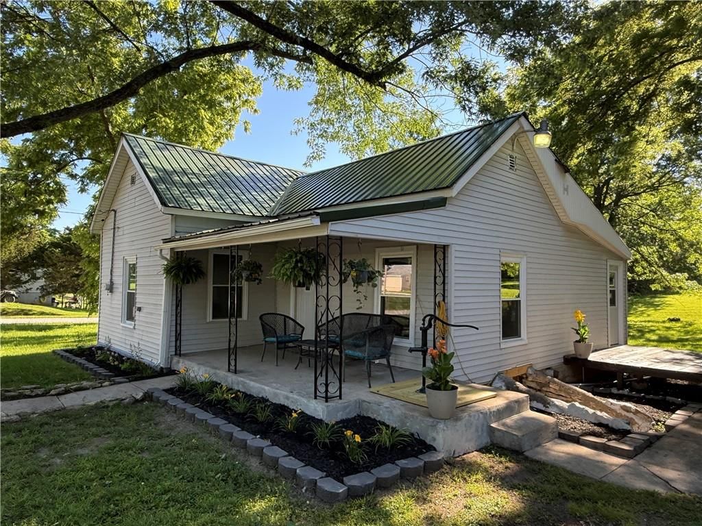 88 N Douglas Street, Kingston, MO