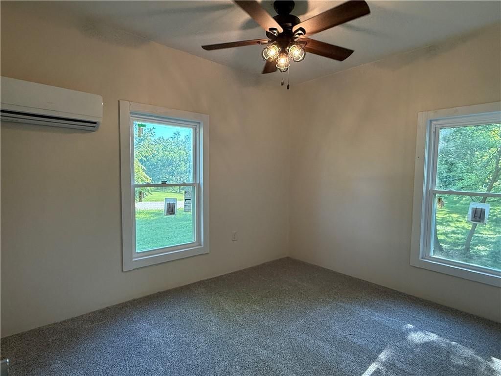 88 N Douglas Street — photo 7