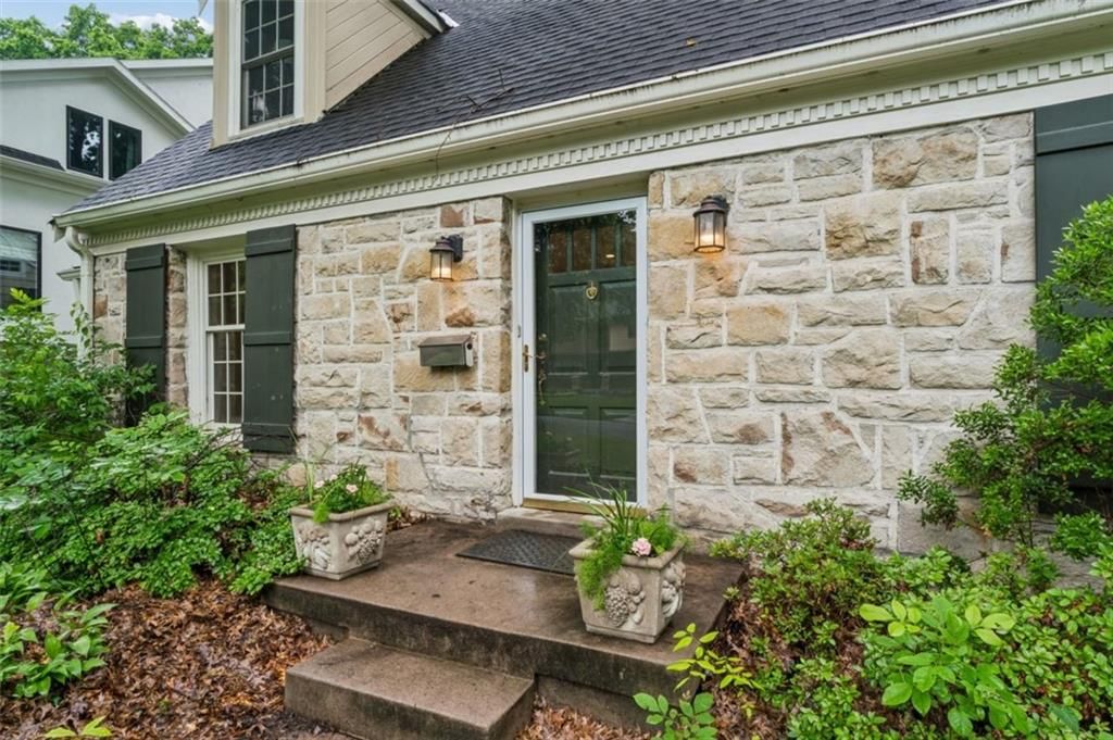 6042 Howe Drive — photo 3
