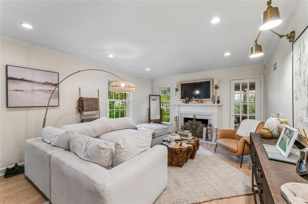 6042 Howe Drive — photo 4