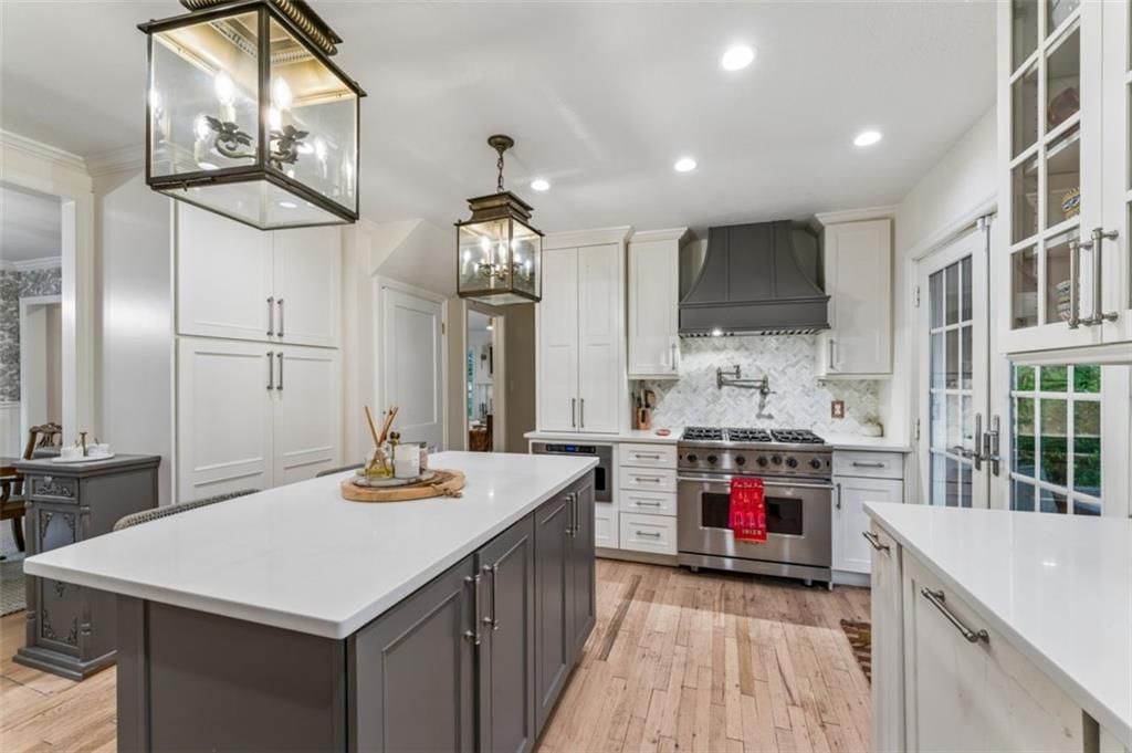 6042 Howe Drive — photo 11