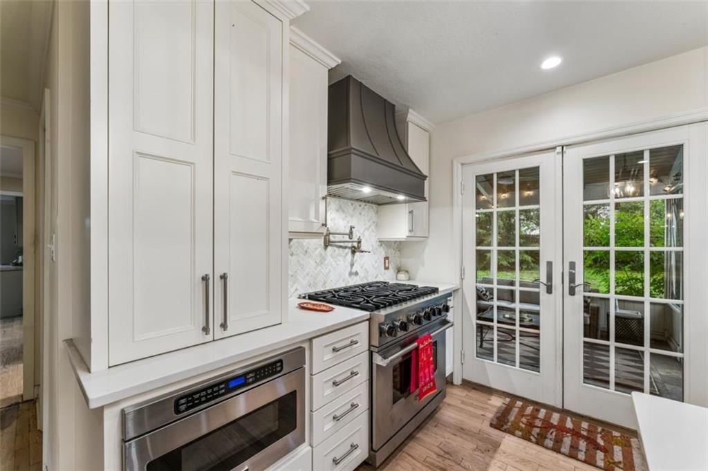 6042 Howe Drive — photo 12