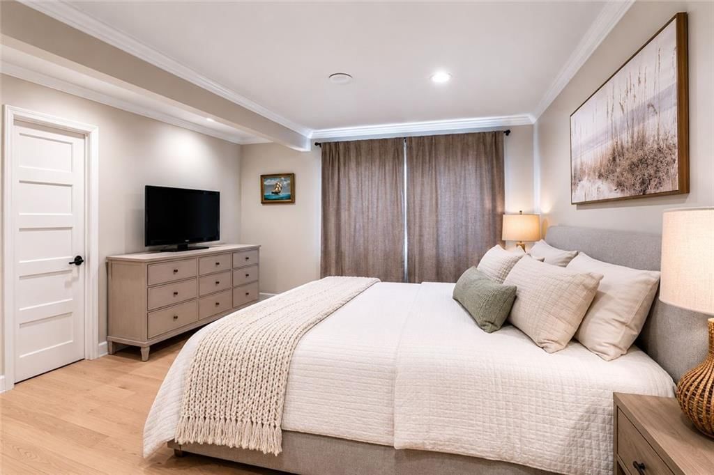6042 Howe Drive — photo 17