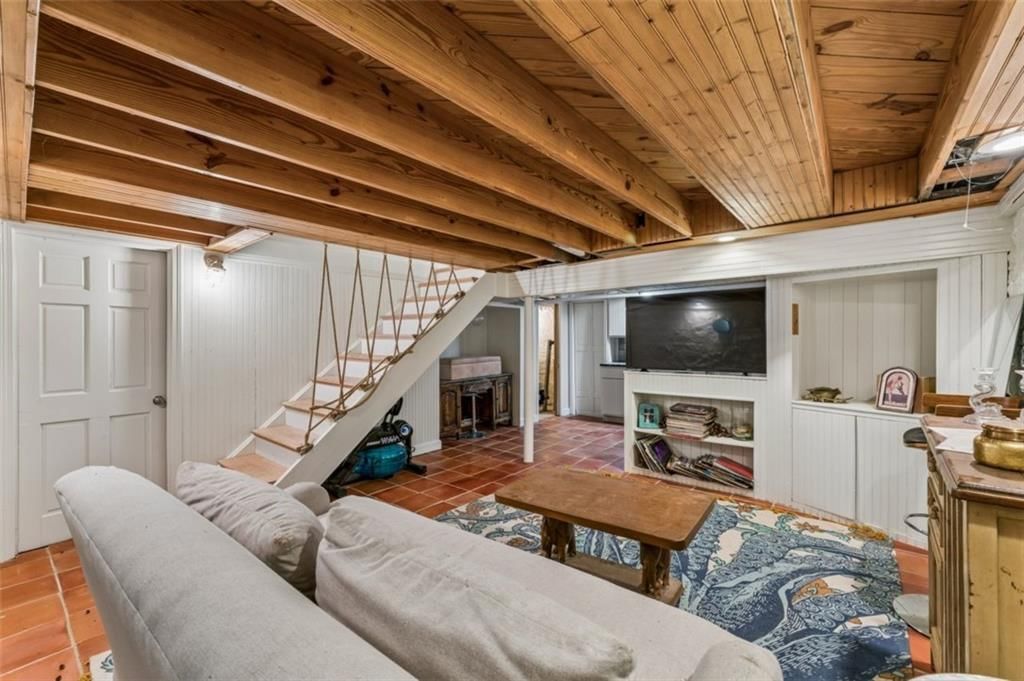 6042 Howe Drive — photo 33