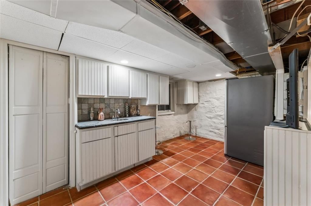 6042 Howe Drive — photo 35