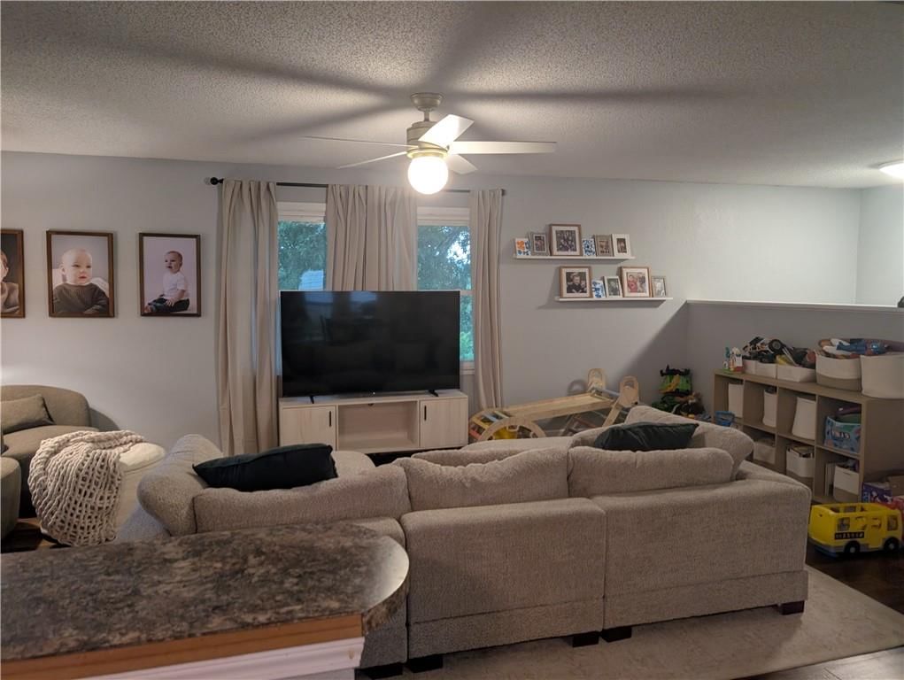 218 N Hale Street — photo 13