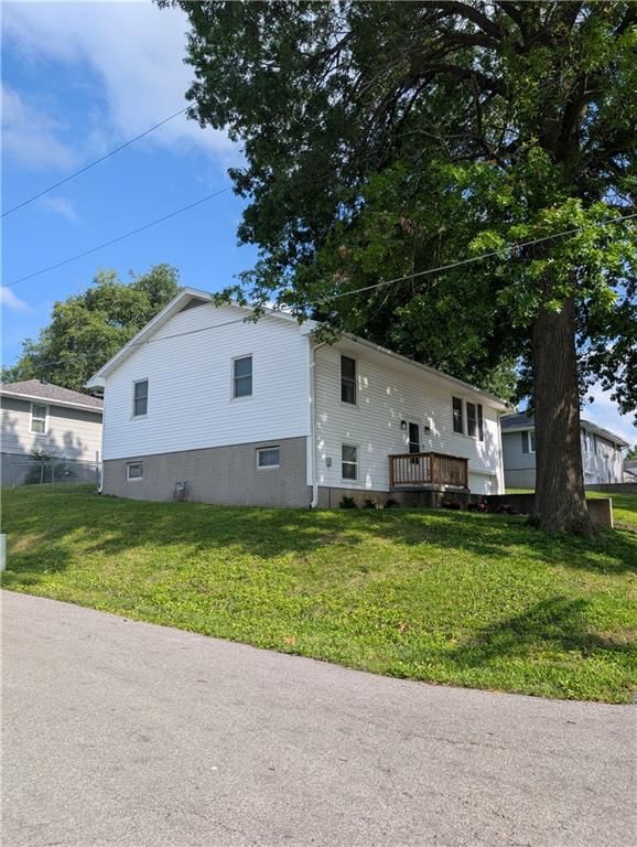 218 N Hale Street — photo 23