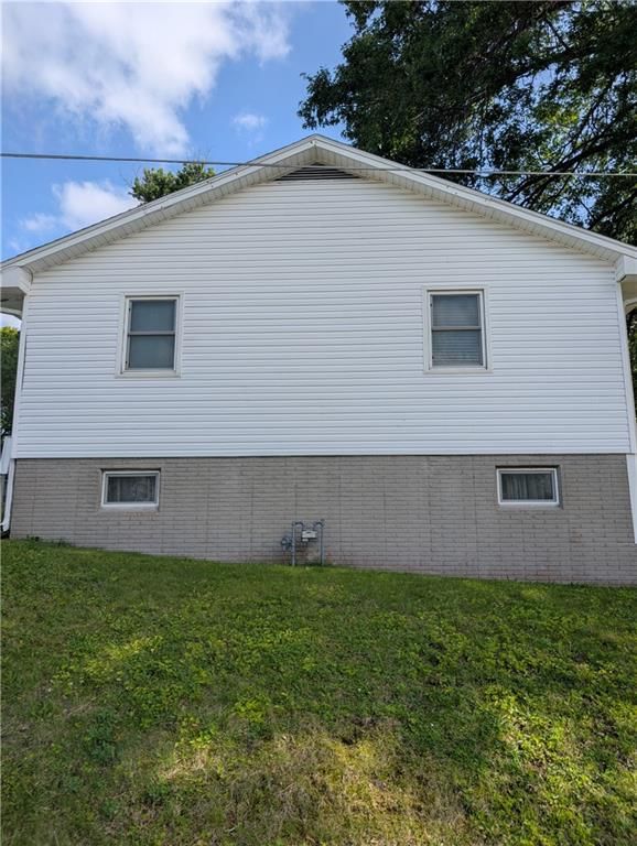 218 N Hale Street — photo 24
