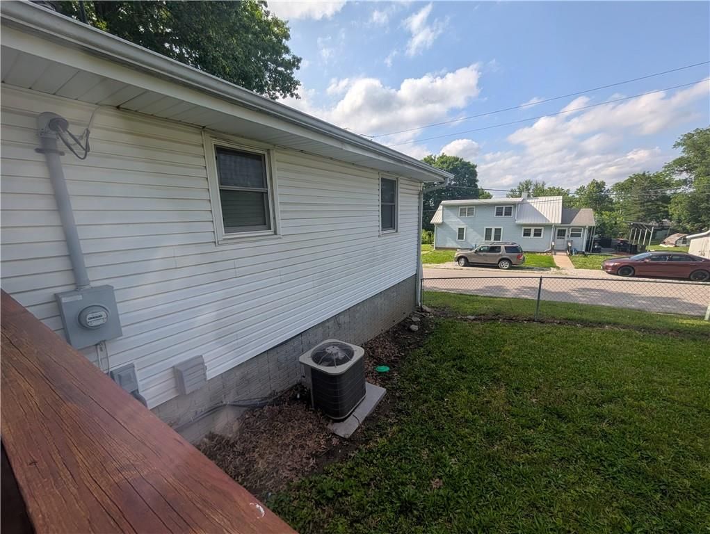 218 N Hale Street — photo 25