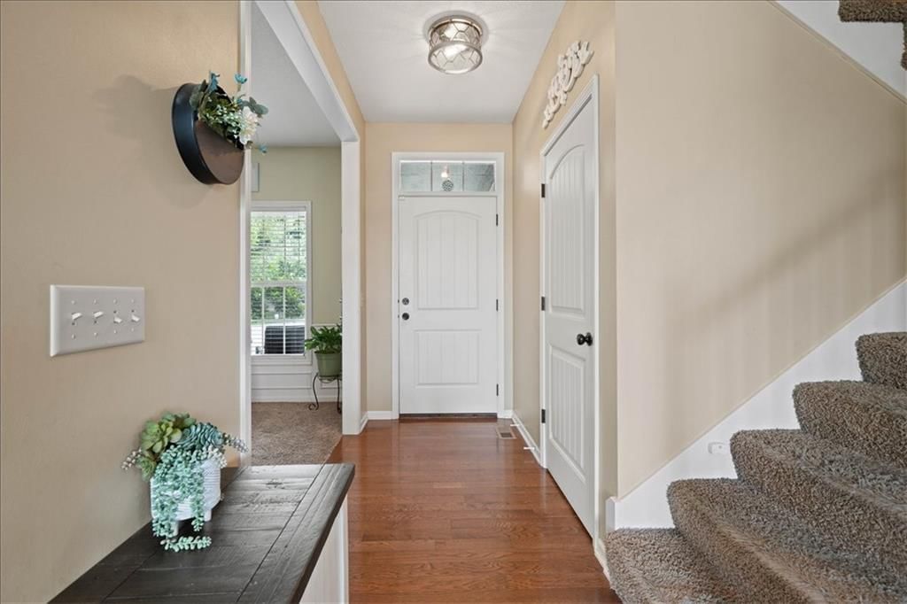 1304 ASHDOWN Circle — photo 4
