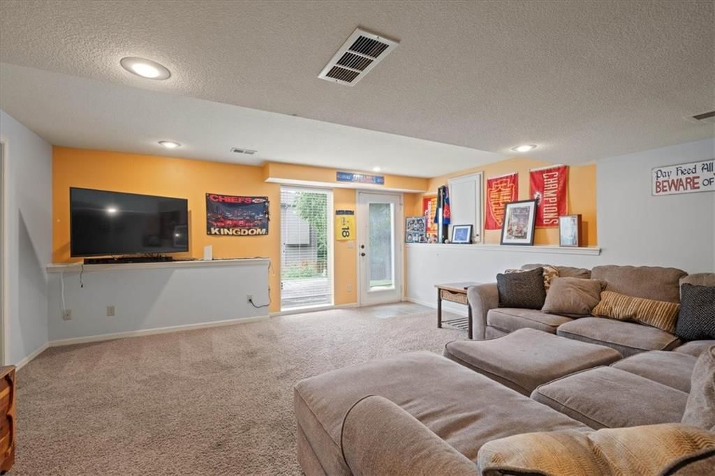 1304 ASHDOWN Circle — photo 28