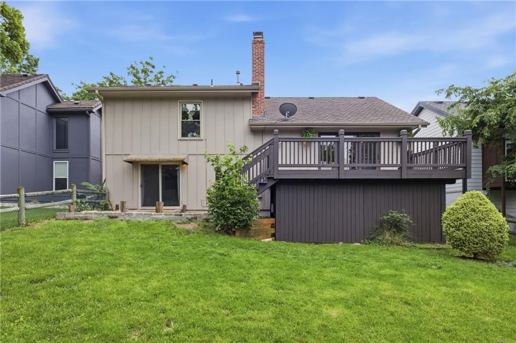 604 NE Burning Tree Street — photo 32