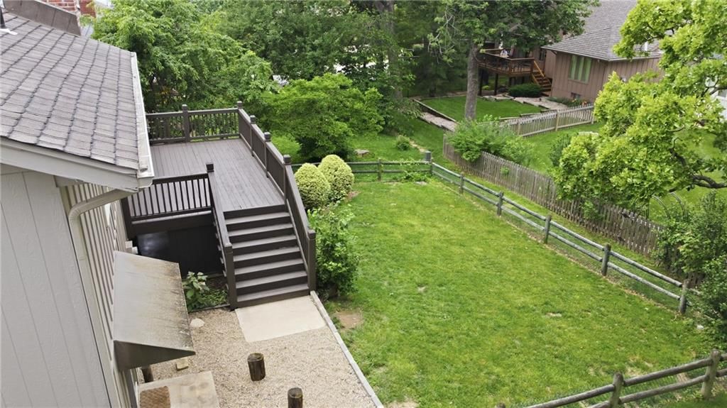 604 NE Burning Tree Street — photo 33
