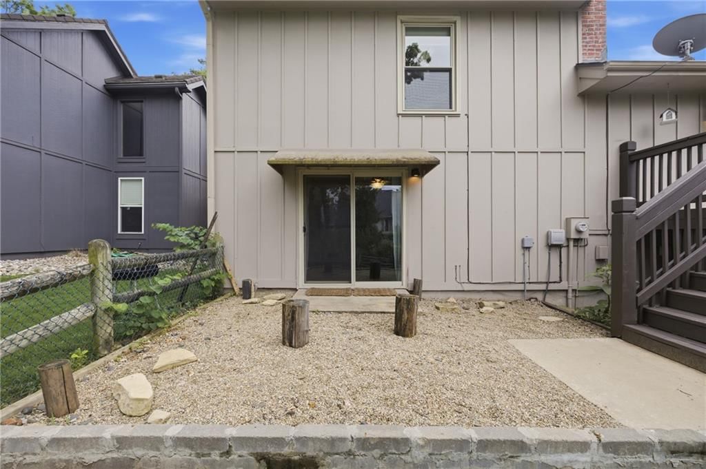 604 NE Burning Tree Street — photo 34
