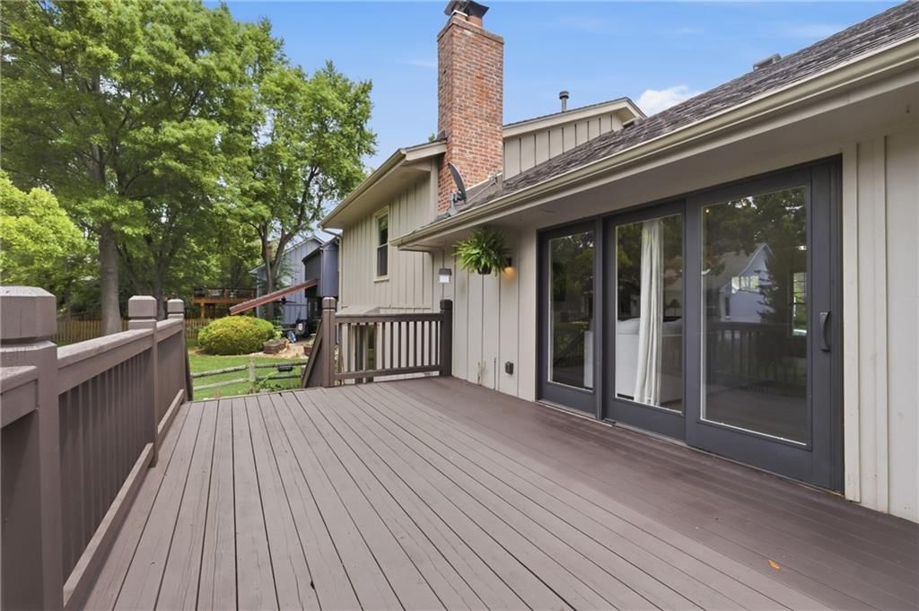 604 NE Burning Tree Street — photo 35
