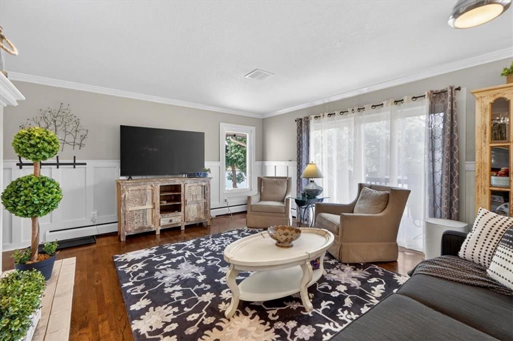 36 BEACH Drive — photo 12