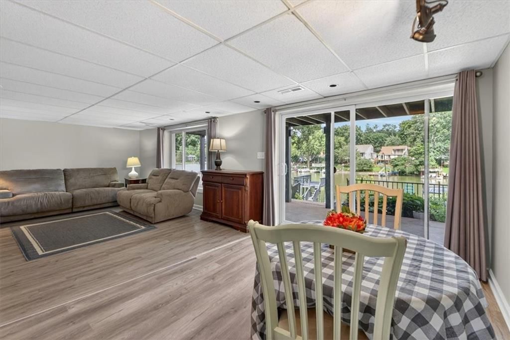 36 BEACH Drive — photo 34