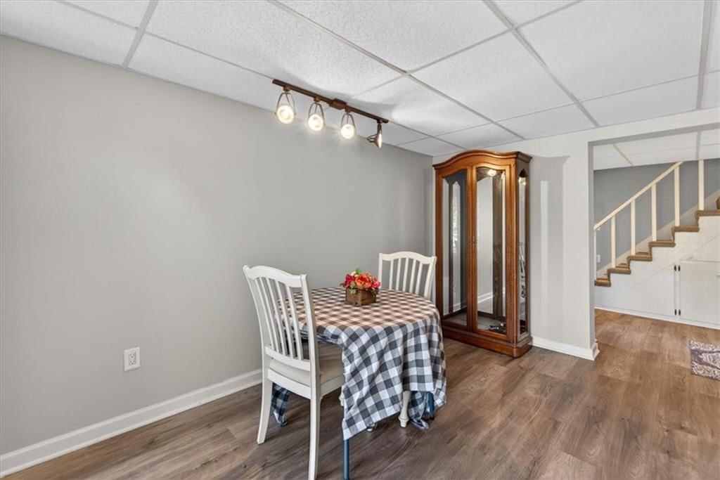 36 BEACH Drive — photo 35