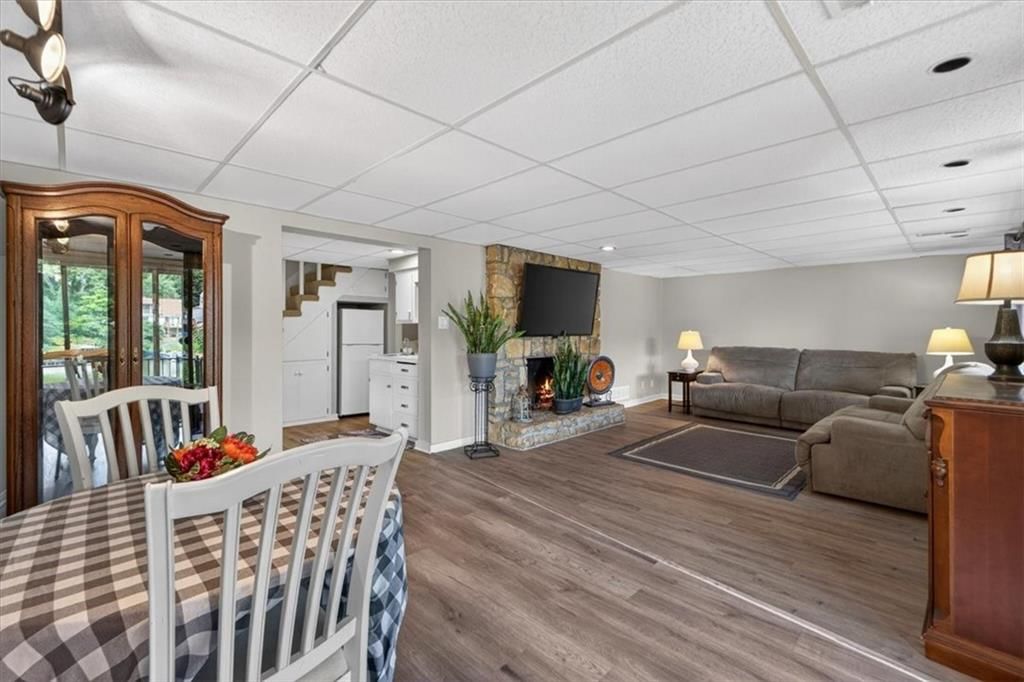 36 BEACH Drive — photo 37