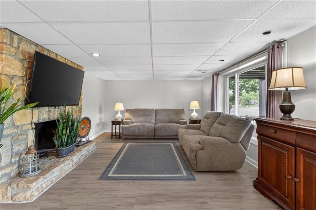 36 BEACH Drive — photo 38