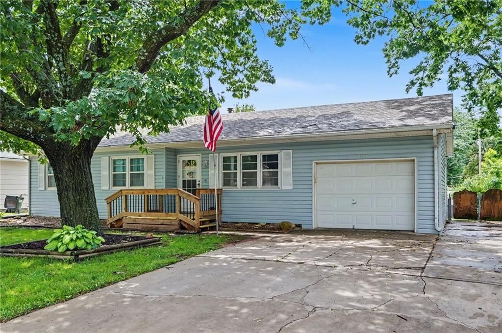 1615 E Glenn Drive — photo 3
