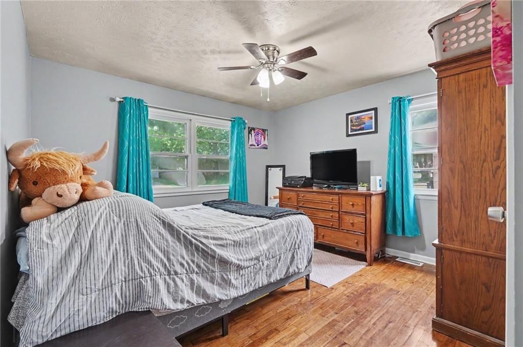 1615 E Glenn Drive — photo 18