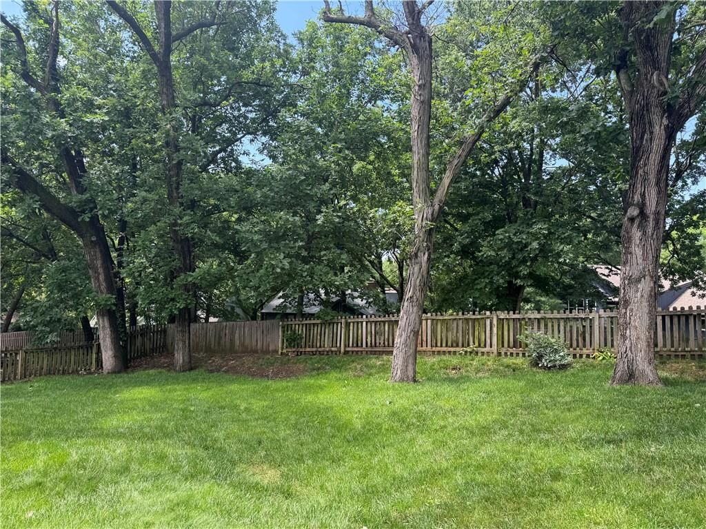8534 N FLORA Avenue — photo 2