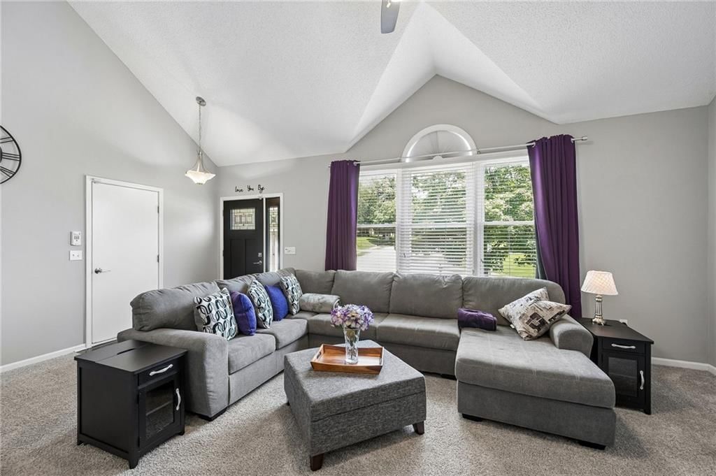 8534 N FLORA Avenue — photo 6