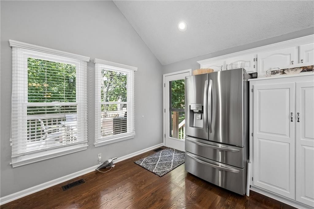8534 N FLORA Avenue — photo 10
