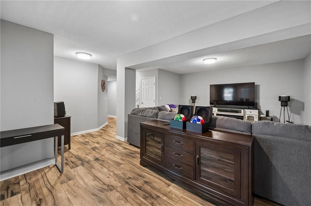 8534 N FLORA Avenue — photo 28