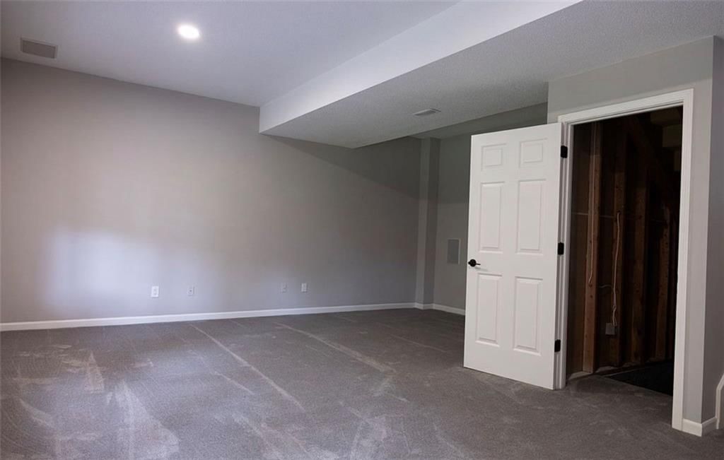 1122 Blue Bird Lane — photo 32