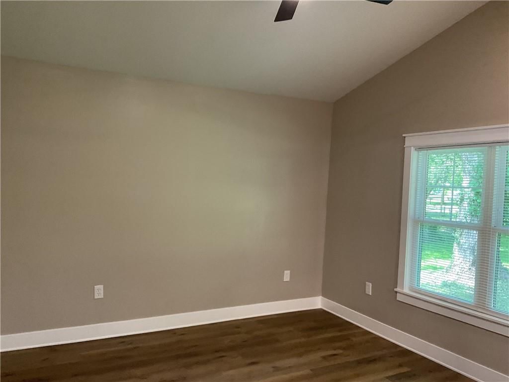 588 Richfield Road — photo 7