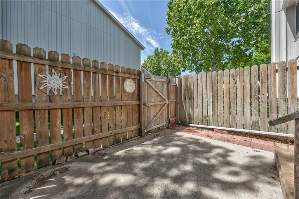 1421 E Mart-Way Circle — photo 24