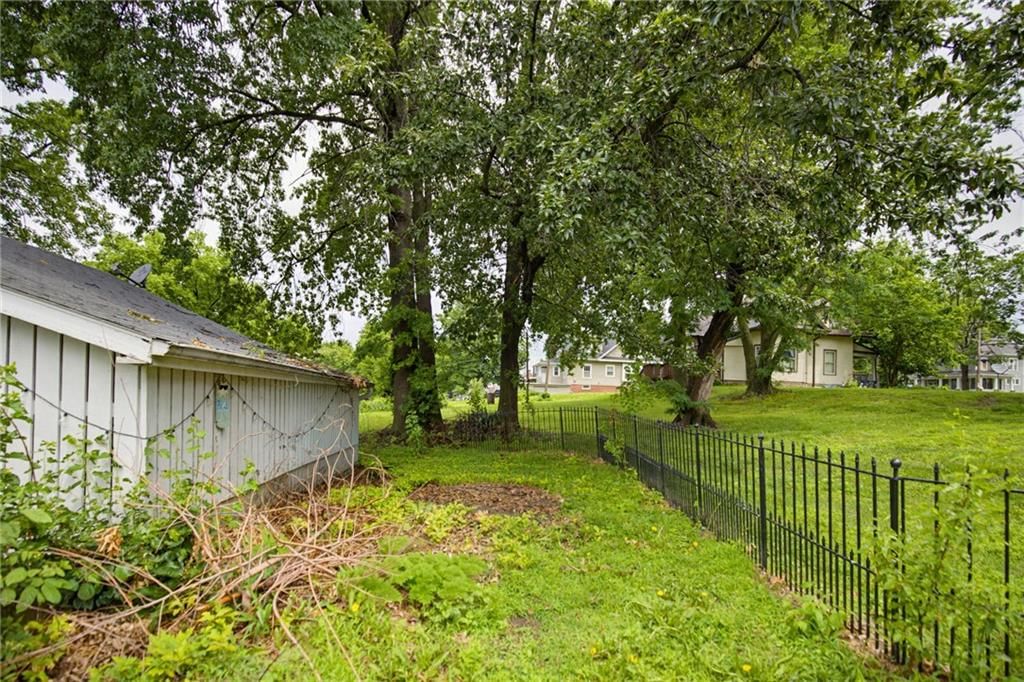 10 W 9th Street — photo 20