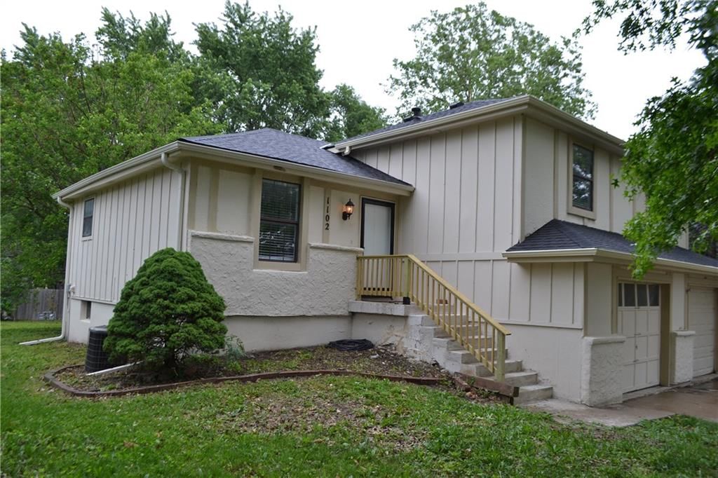 1102 W Sheridan Street — photo 2