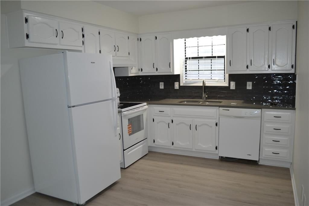 1102 W Sheridan Street — photo 3
