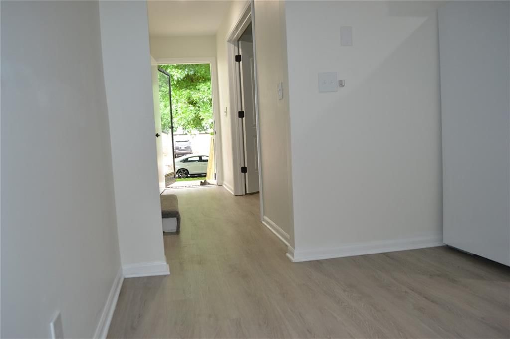 1102 W Sheridan Street — photo 8