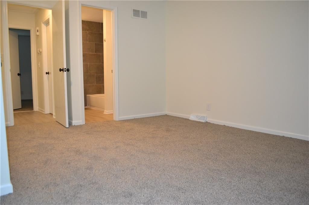 1102 W Sheridan Street — photo 26