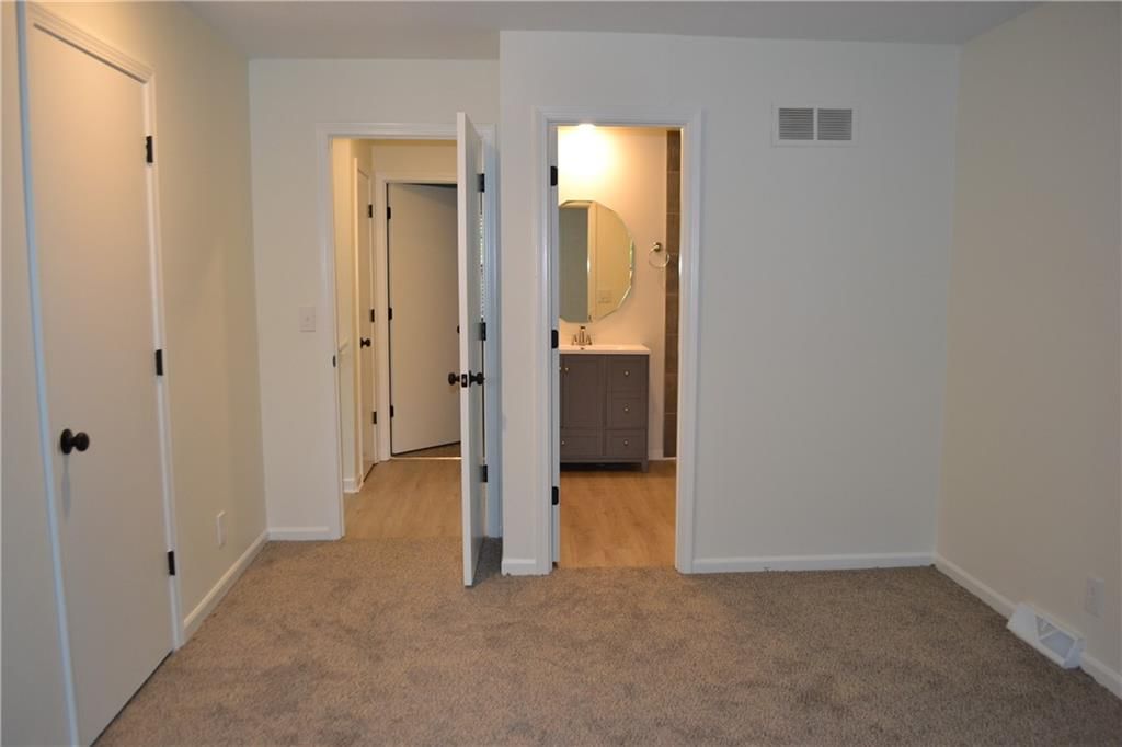 1102 W Sheridan Street — photo 27