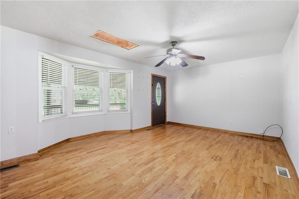 3209 N 155th Street — photo 7