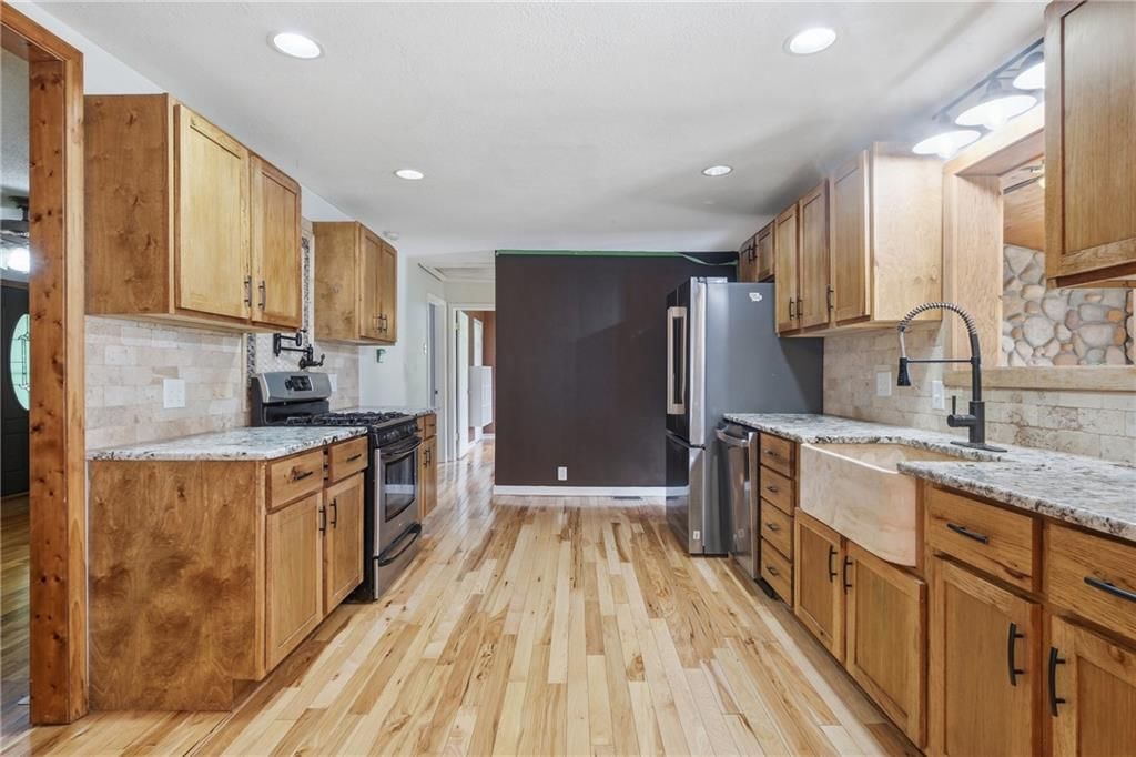 3209 N 155th Street — photo 9