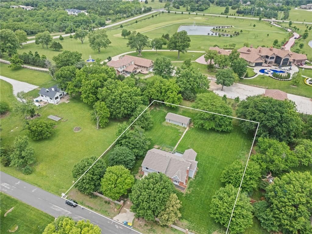 6888 W 185th Terrace, Stilwell, KS