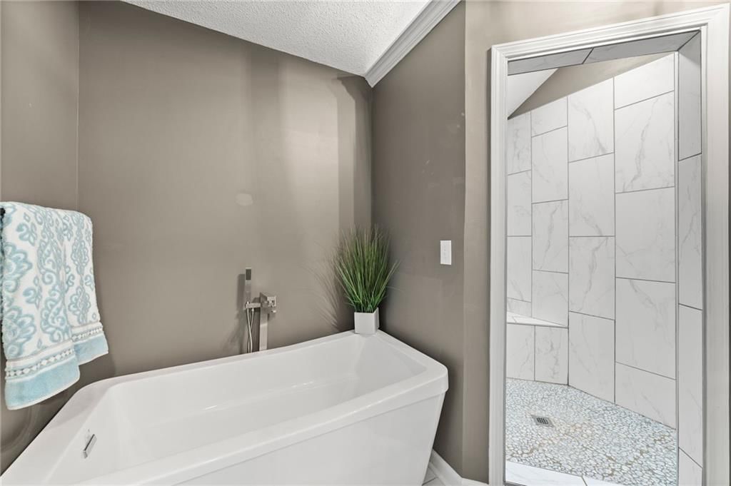 6888 W 185th Terrace — photo 22