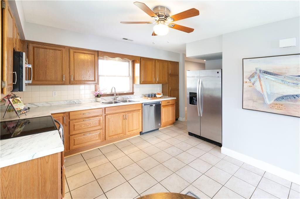 1421 Ash Court — photo 11