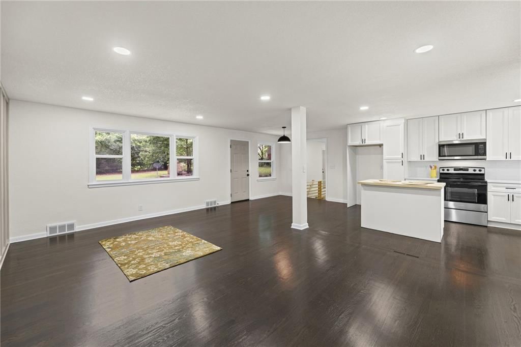 9905 E 71st Terrace — photo 3