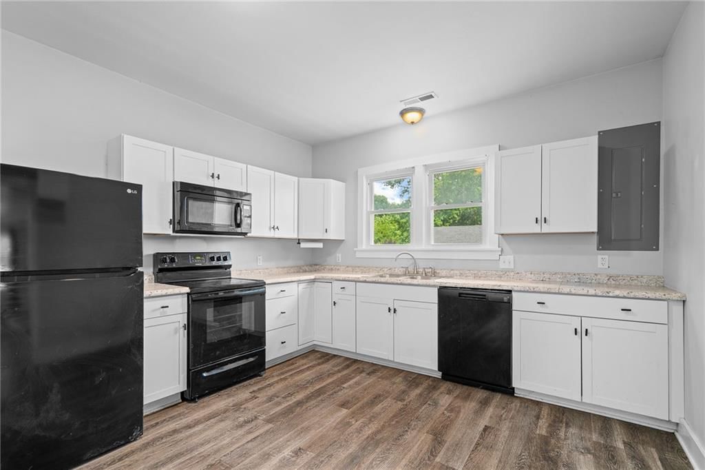 501 W 29th Street — photo 10
