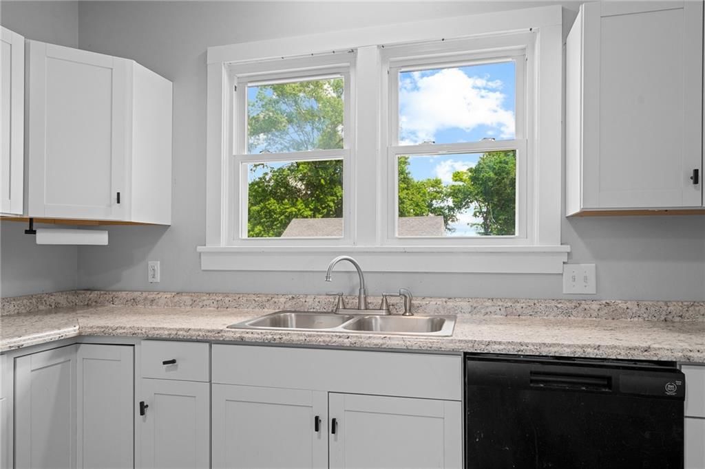 501 W 29th Street — photo 12