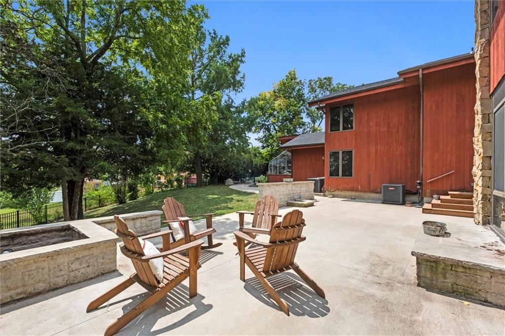 402 Lees Circle Drive — photo 8