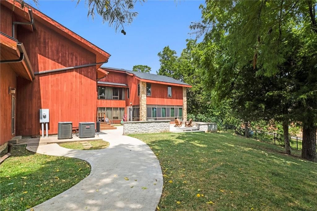 402 Lees Circle Drive — photo 11