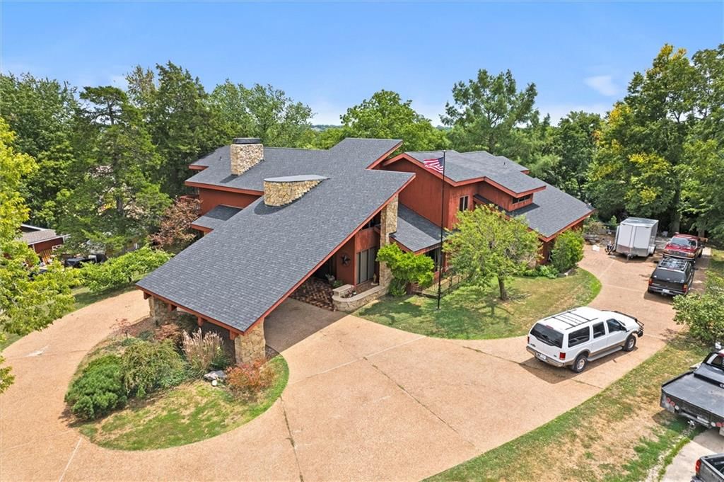 402 Lees Circle Drive — photo 15
